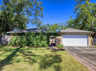 1012 Pecan Dr, League City, TX 77573