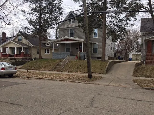 129 Arthur Ave NE — Photo 2