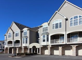 313 Kensington Ln, Livingston, NJ 07039