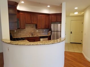 13226 Moorpark St APT 201, Sherman Oaks, CA 91423