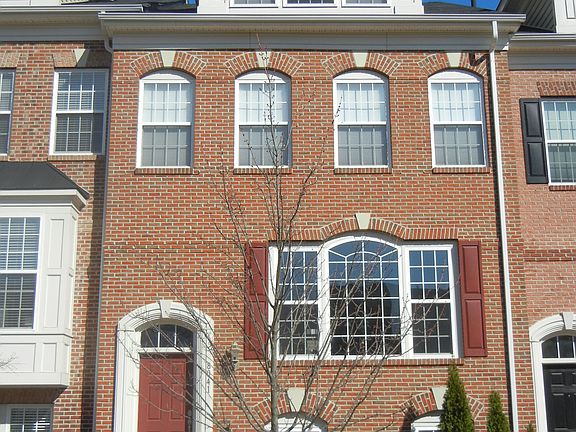 4-story townhome with view
