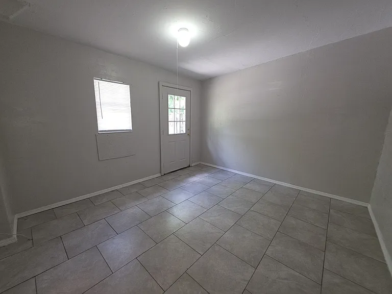 843 Grove Ave — Photo 26