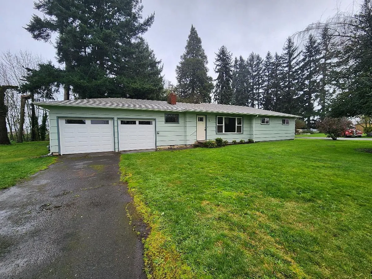 Building Photo - 37243 Meredith Dr