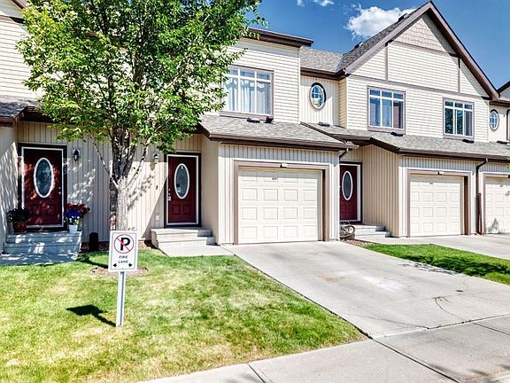 2nd image of 337 W Copperpond Lndg SE