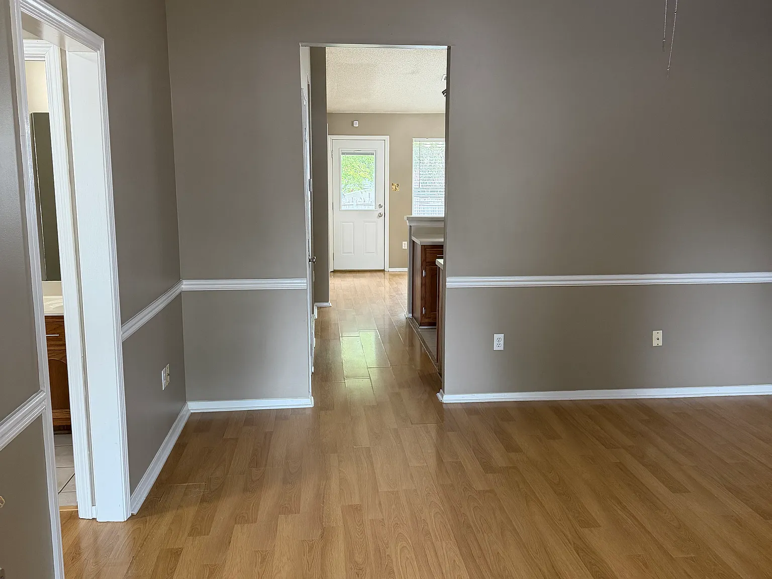 2 bed, 1094 sqft, $1,745 — Photo 3