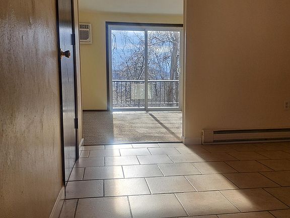 5th image of 726 S 10th St