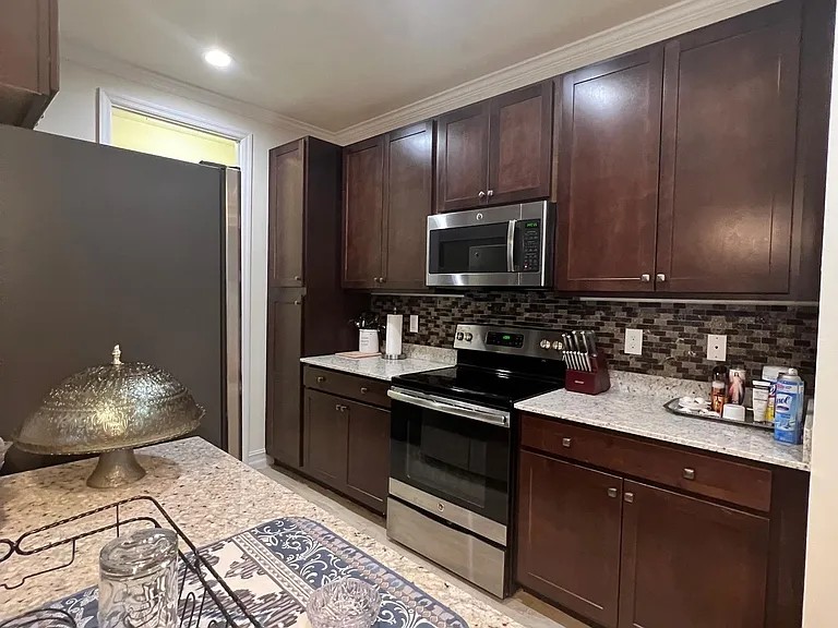 7956 Bristol Cir — Photo 4