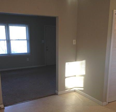 3rd image of 219 Austin Dr