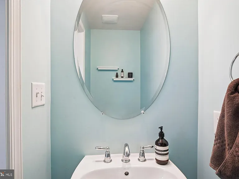 6947 Country Club Ter — Photo 19