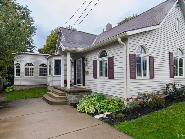 323 Blemhuber Ave, Marquette, MI 49855