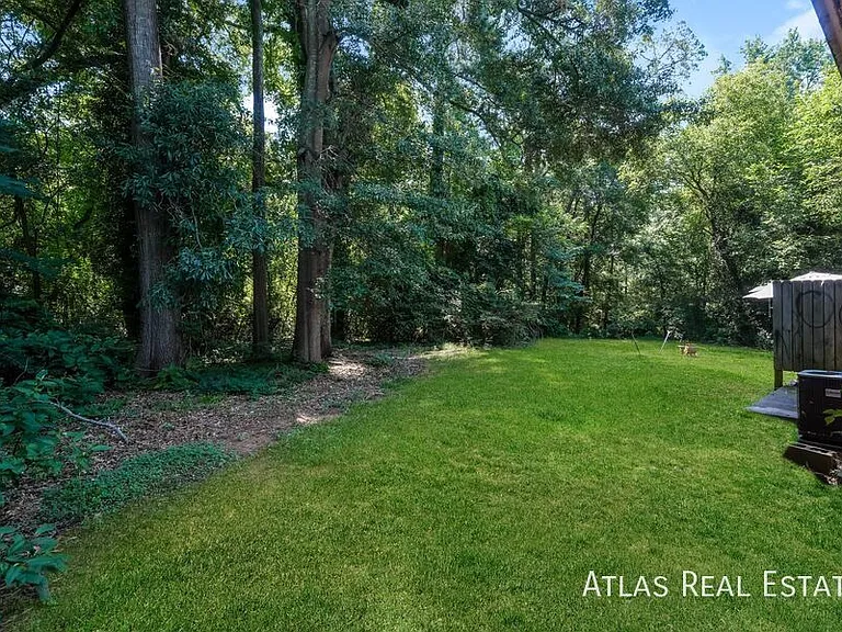 Lexington Heights — Photo 40