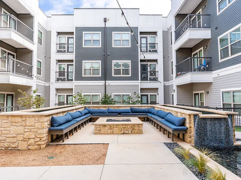 The Everett at Ally Village — Photo 9