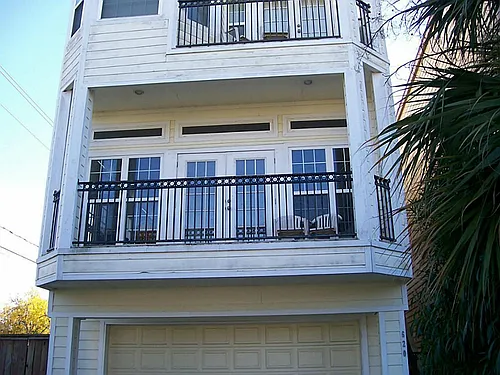 620 8th St Photo 1