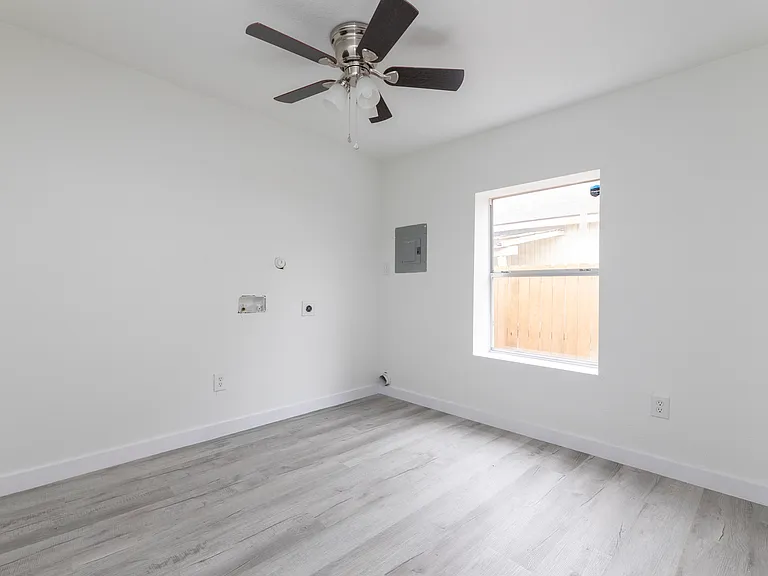 125 Forrest Ave — Photo 12
