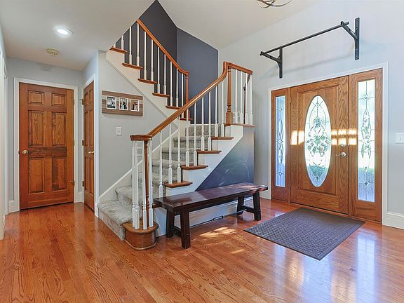 3rd image of 52209 Filbert Rd
