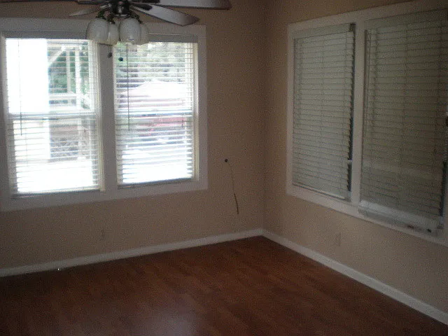 504 W Sherwood Blvd — Photo 7