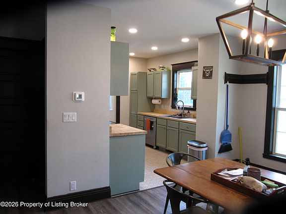 3rd image of 441 1st Ave NW