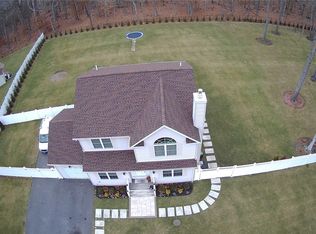 27 Old Orchard Rd, Baiting Hollow, NY 11933