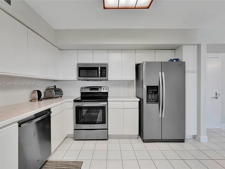 3500 Mystic Pointe Dr #3302 — Photo 6