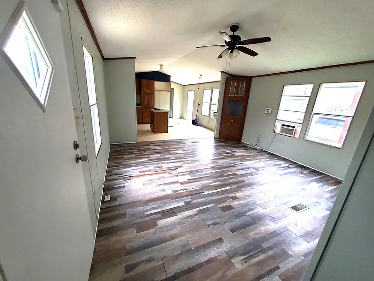 20327 Clyde Dr #B — Photo 5