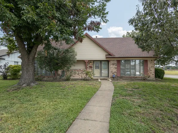 926 Chevy Chase Dr, Garland, TX 75043