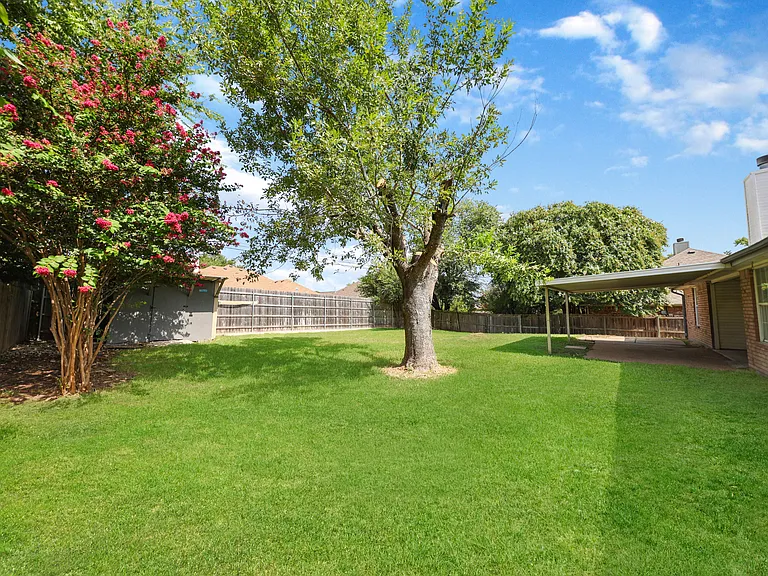 616 Man O War Dr — Photo 26