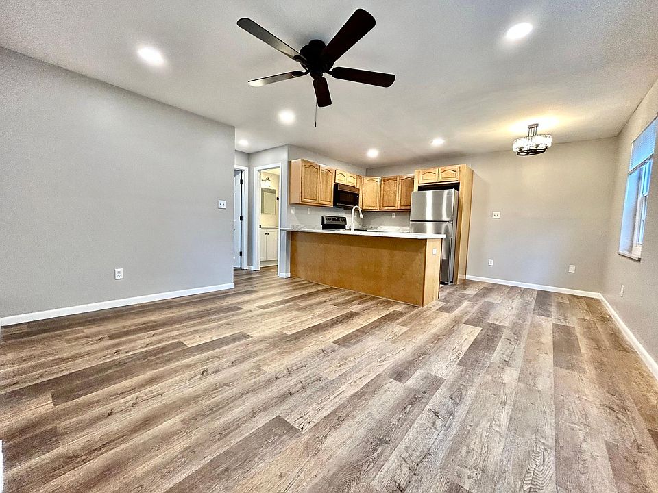 1st image of 310 Watauga Dr APT 16