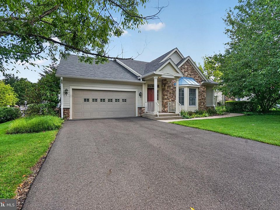 1st image of 2 Azalea Ct
