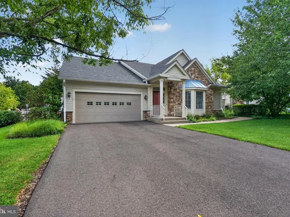 2 Azalea Ct, Princeton, NJ 08540