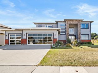 9946 Marnewood Dr, Johnston, IA 50131