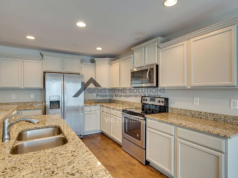 4018 Commons Dr — Photo 11