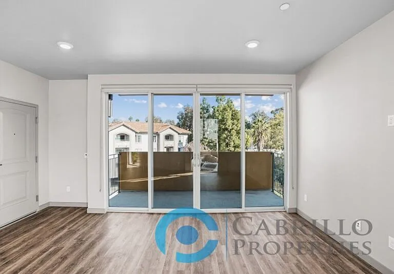 3093 Broadway #502 — Photo 7
