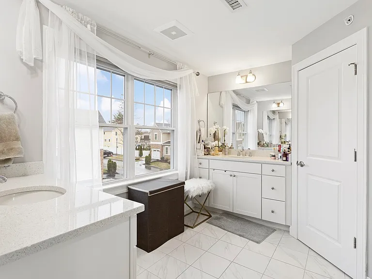 100 Baldwin Ave #7 — Photo 30