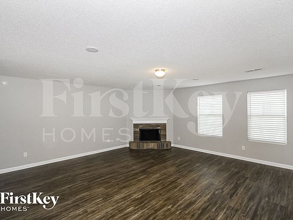2nd image of 7576 Stonington Dr