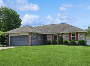 7060 W Lone Oak St, Springfield, MO 65803