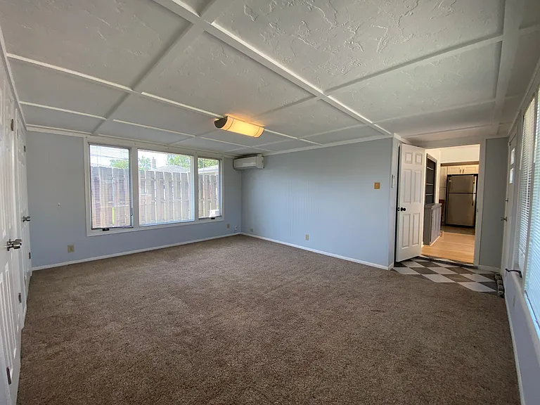 8143 Howard Ave — Photo 21