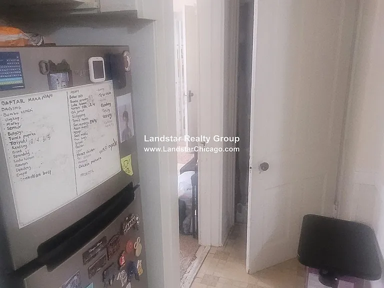 1233 Chicago Ave #11 — Photo 8