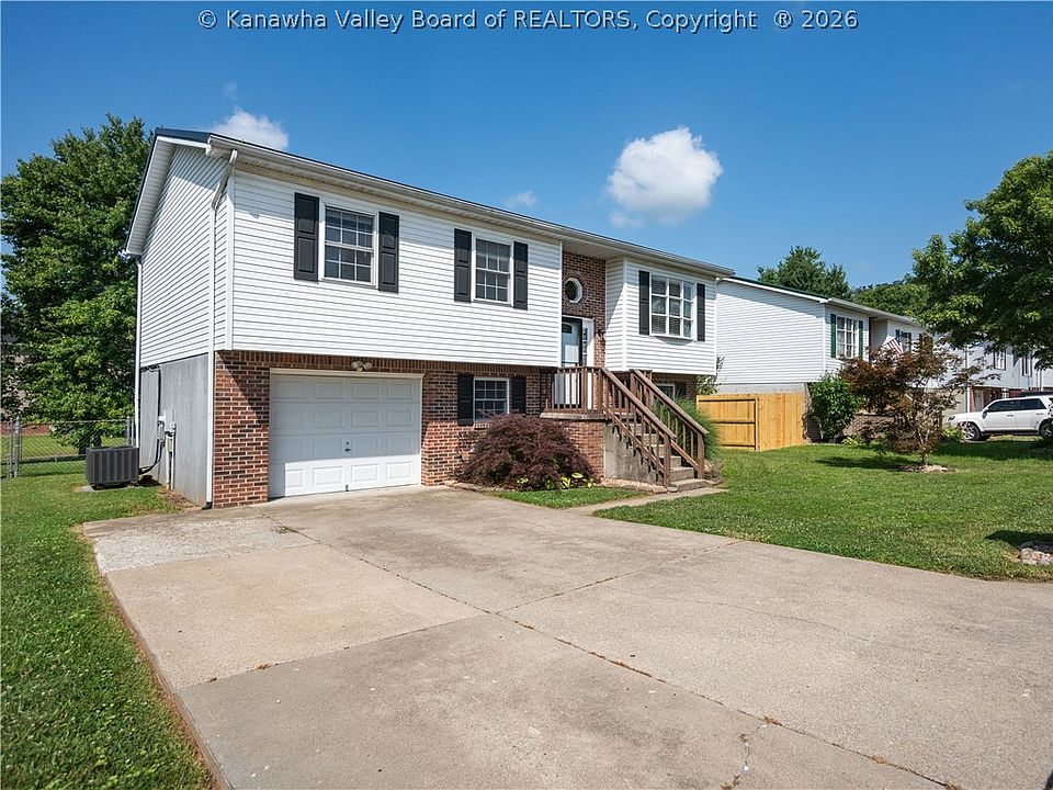 1st image of 111 Hampton Ln
