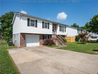 111 Hampton Ln, Hurricane, WV, 25526