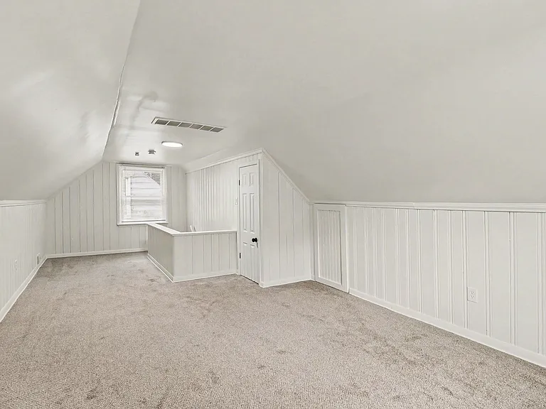 7461 Lamphere — Photo 11