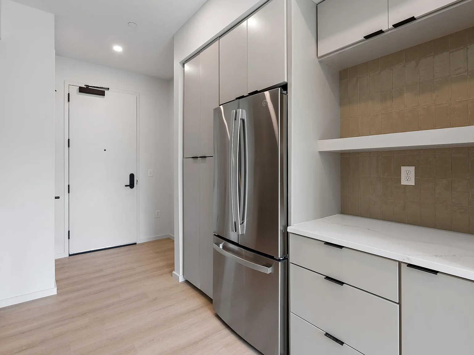 Studio, 529 sqft, $1,625 — Photo 2