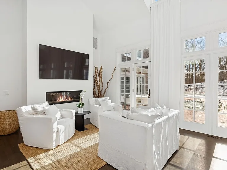 640 Old Stone Hwy — Photo 7