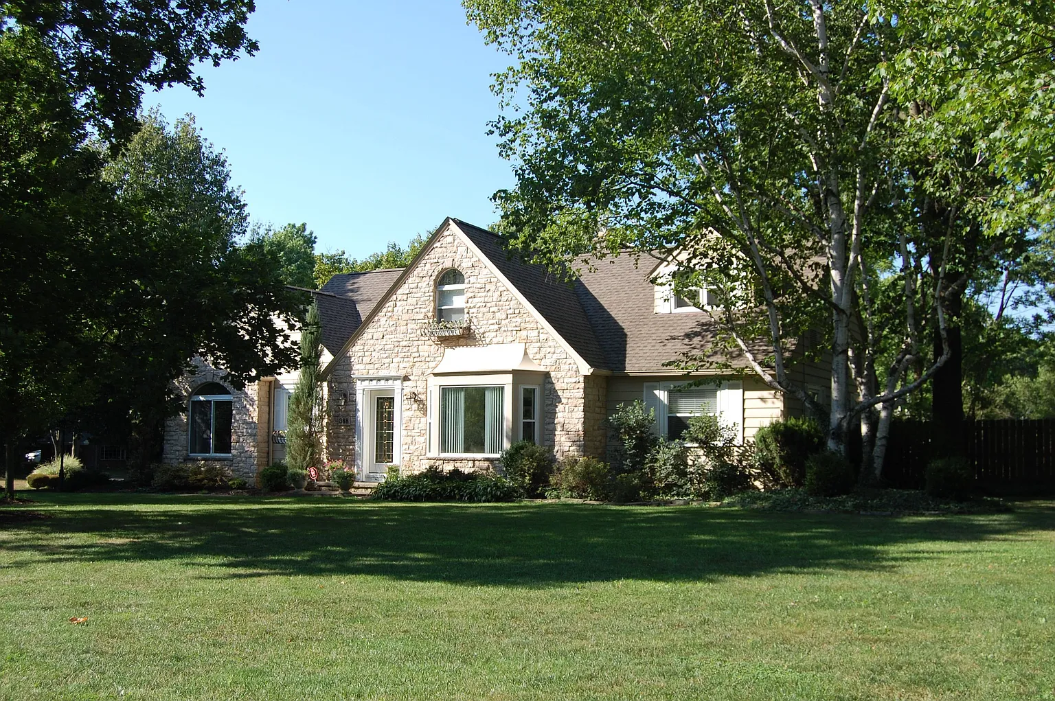 388 Hampshire Rd photo 1