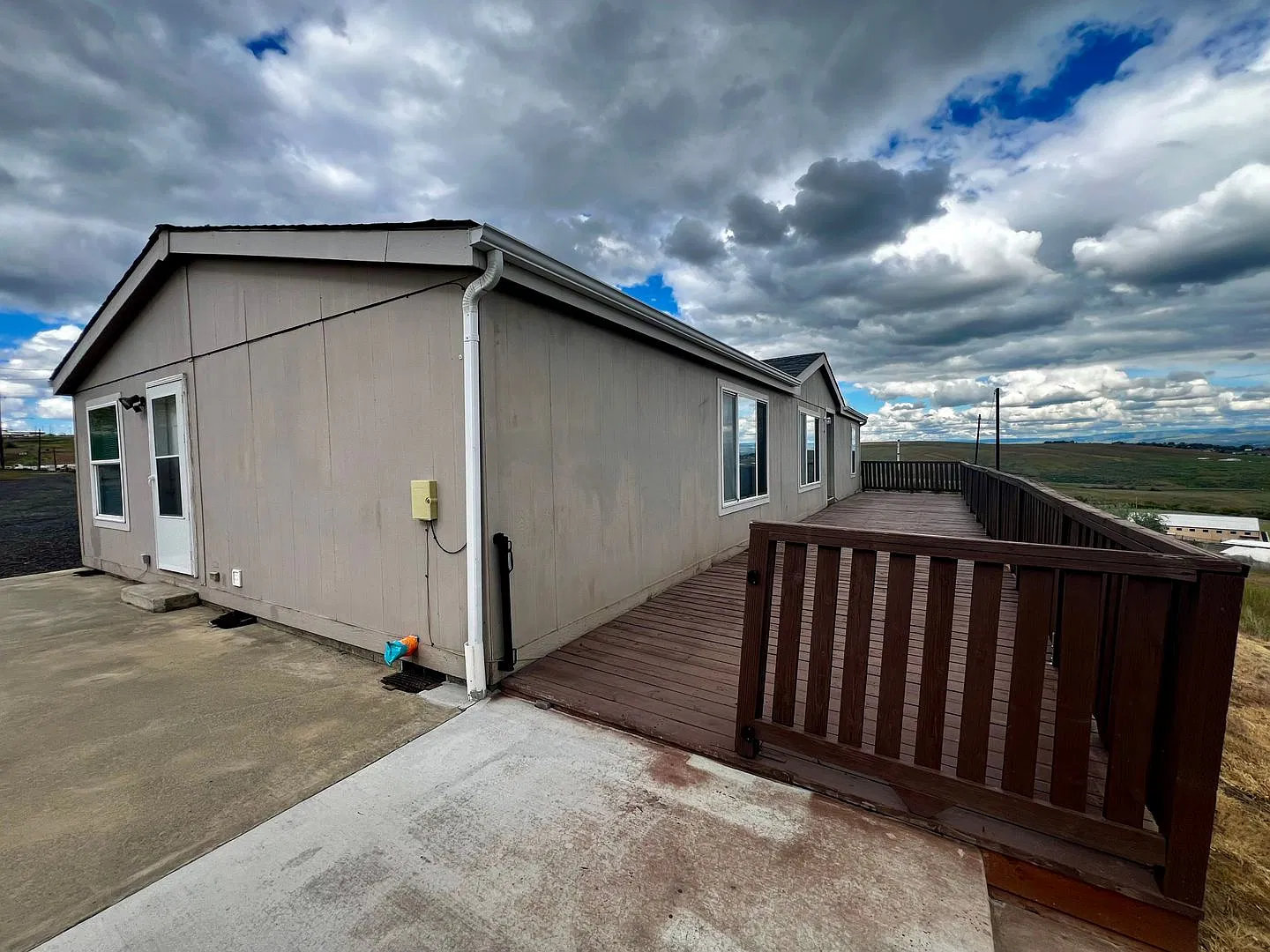 3-Bedroom Home with Incredible Views — Photo 4