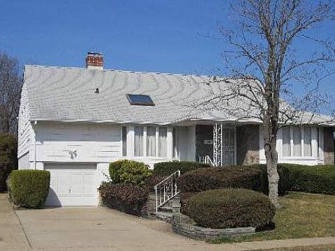 1st image of 39 Birchwood Park Dr