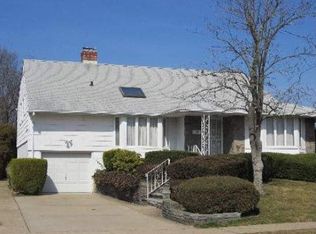 39 Birchwood Park Dr, Jericho, NY 11753