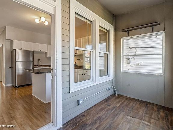 5th image of 2963 N Allen Ave #1