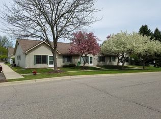 1257 Oxford Manor Ct APT 6, South Lyon, MI 48178