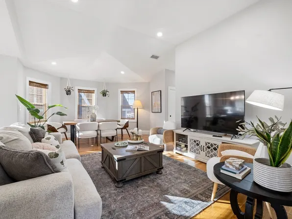 19 Neptune Ave Unit 2, Winthrop, MA 02152