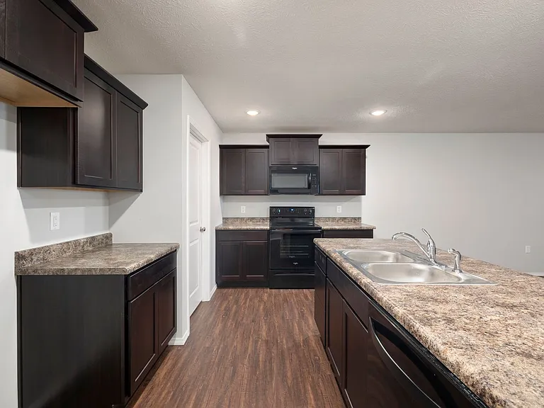 331A W Summit St — Photo 13